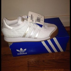 White Adidas Samoa