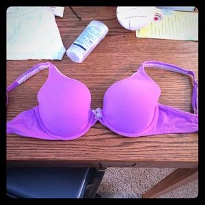 32D Victoria Secret
