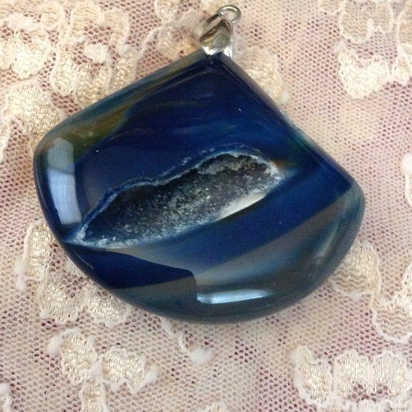 BOGOF Extra Large Beautiful Sapphire Druzy Pendant - Picture 2 of 4