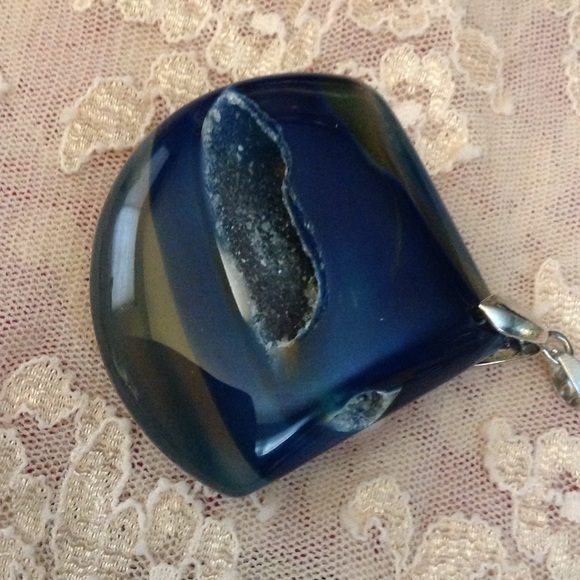 BOGOF Extra Large Beautiful Sapphire Druzy Pendant - Picture 4 of 4