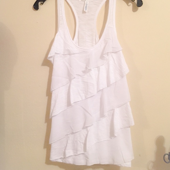 Cute, white top!