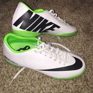 Nike mercurial indoor soccer shoes