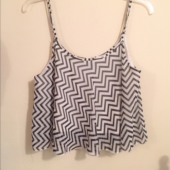 Cute, printed crop-top!