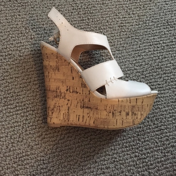 White wedges - Picture 2 of 3