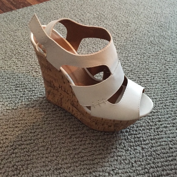 White wedges - Picture 3 of 3