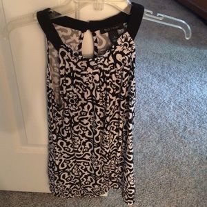 White House black market tank