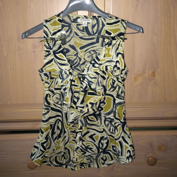 Barely worn banana republic tank top!