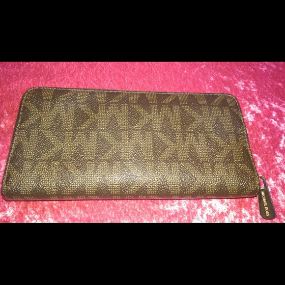 🚫🚫❌TRADED❌🚫🚫 IN a bundle - Picture 2 of 4