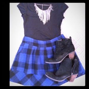 Adorable plaid mini skirt!