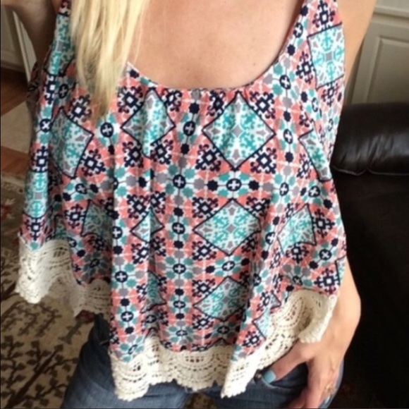 Fabulous floral cami or tank with lace hem - Picture 2 of 2