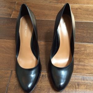Black Nine West Pumps 4inch heel one inch platform
