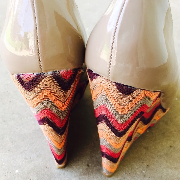 {steve madden} nude aztec wedges - Picture 4 of 4