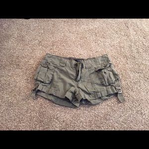 Forever 21 army green cargo shorts