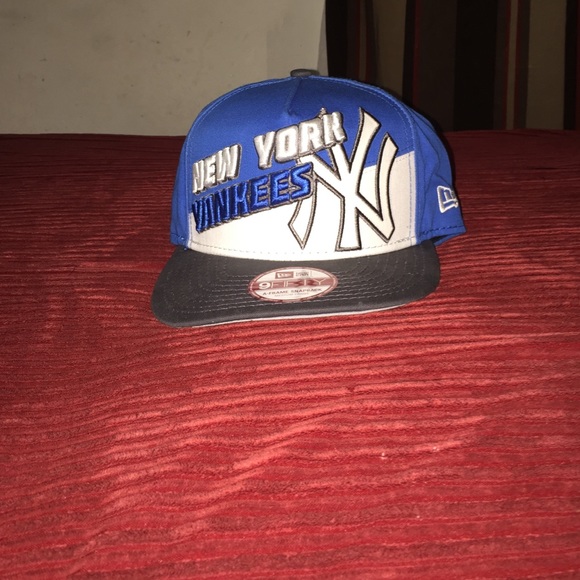 🔵⚪️YANKEES SNAPBACK⚪️🔵 - Picture 1 of 1