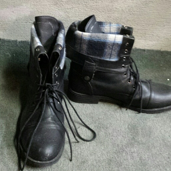 Combat boot