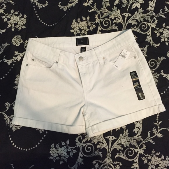 white denim cuffed shorts from the Gap