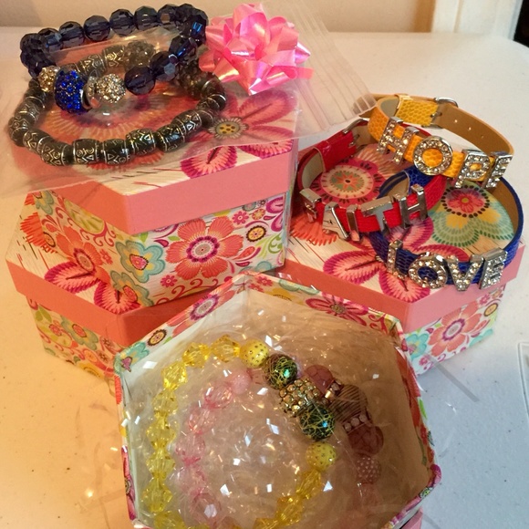 Custom bracelets - Picture 2 of 2