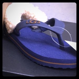 🎉 (SOLD ON EBAY) 🎉Uggs slippers