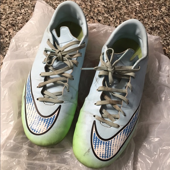 Nike Cleats - Picture 1 of 2