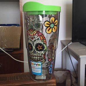 24 oz. Sugar Skull Tervis tumbler
