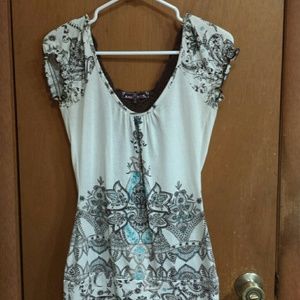 Top with back lace detail