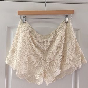 XL Cream Lace Shorts