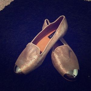 Steve Madden flats, NEVER WORN!
