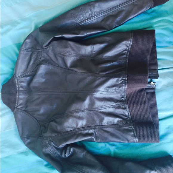 Leather jacket - Picture 3 of 3