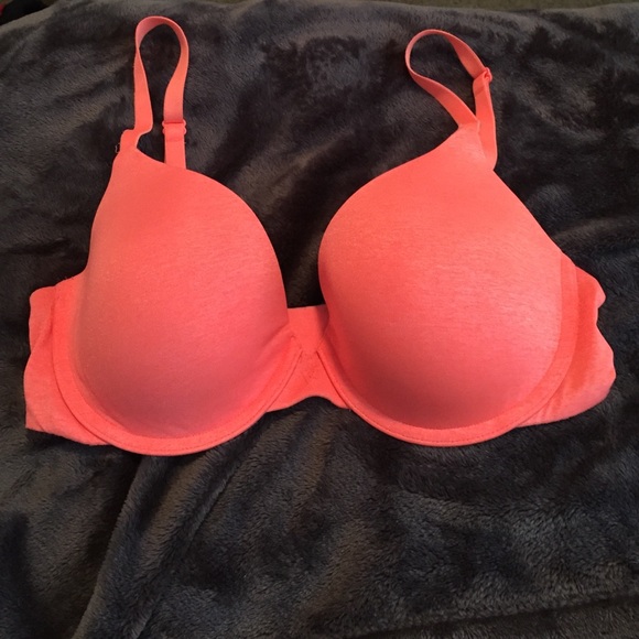 NWOT! Victoria's Secret tee shirt bra