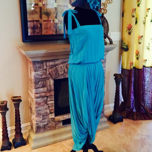 Dress - Picture 2 of 4
