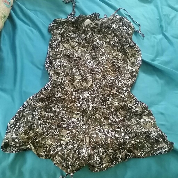 Green and Black Romper (Large - Windsor)