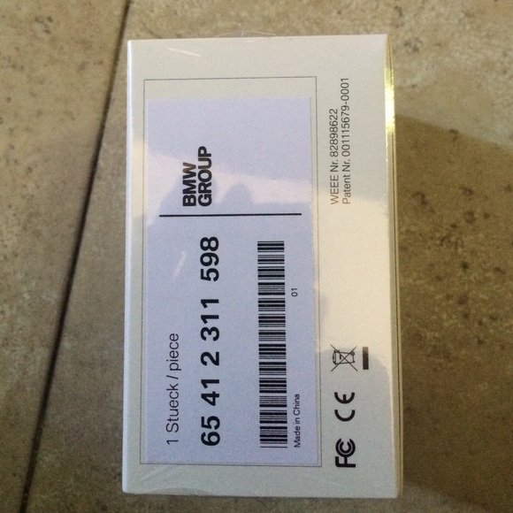 Genuine BMW Dual USB Charger - Picture 3 of 4