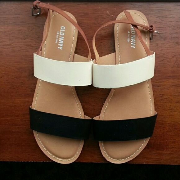 New Old Navy Color Block Sandals
