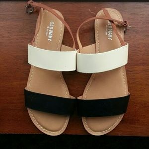 New Old Navy Color Block Sandals
