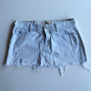 Hollister acid-washed, distressed denim mini SZ 5