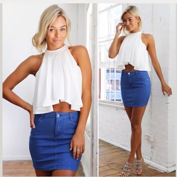 Tops - NEW! Cropped & Frilled Sleeveless White Halter Top