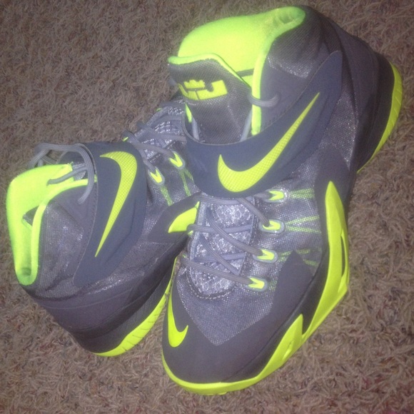 Lebron 8's size 7 neon green and grey