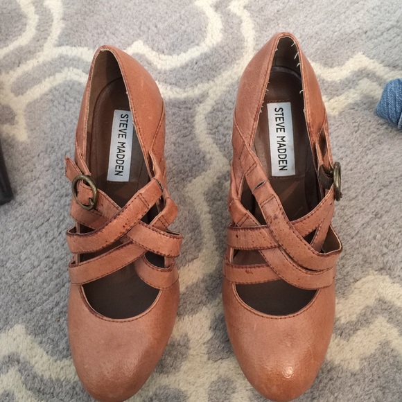 Never worn Steve Madden heels