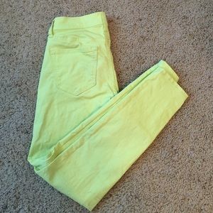 Old Navy Bright Yellow Jeans. NWOT