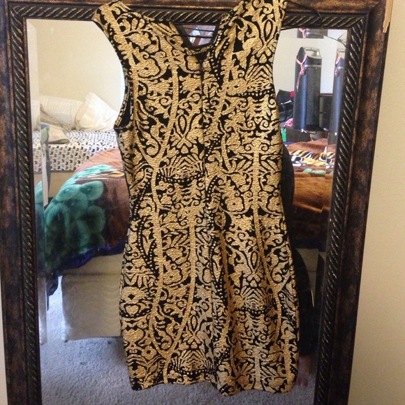 Dress - Picture 2 of 2