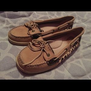 Low rise Leopard Sperrys