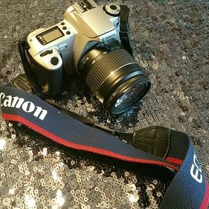 canon eos rebel 2000 35mm film slr camera with len