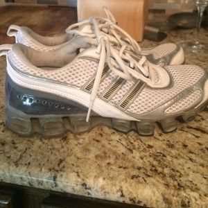 Adidas Shox Tennis shoe