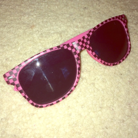 Pink Checkered Sunglasses (Glow in the dark)