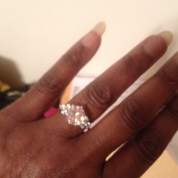 Ring - Picture 3 of 4