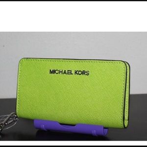 Michael KORS slim tech wristlet