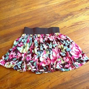 Fun flirty floral skirt