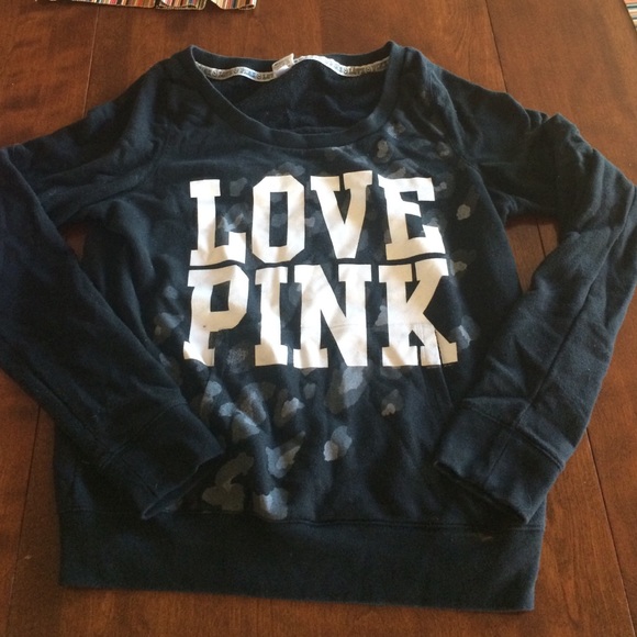 Love pink cheetah black crew neck!