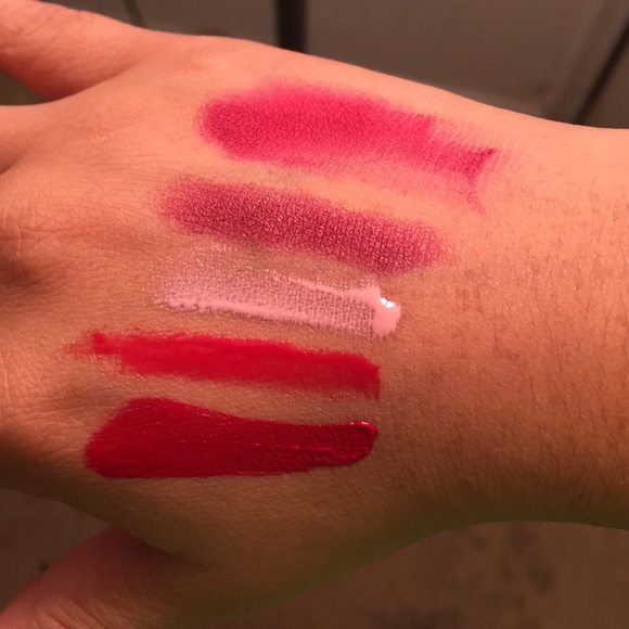 MAKEUP - Picture 4 of 4