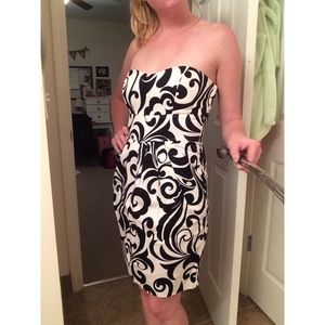 Strapless dress with pockets
